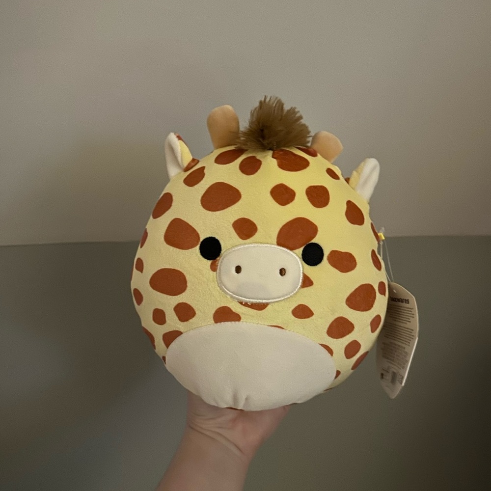 Gary the Plush Giraffe SQUISHMALLOW